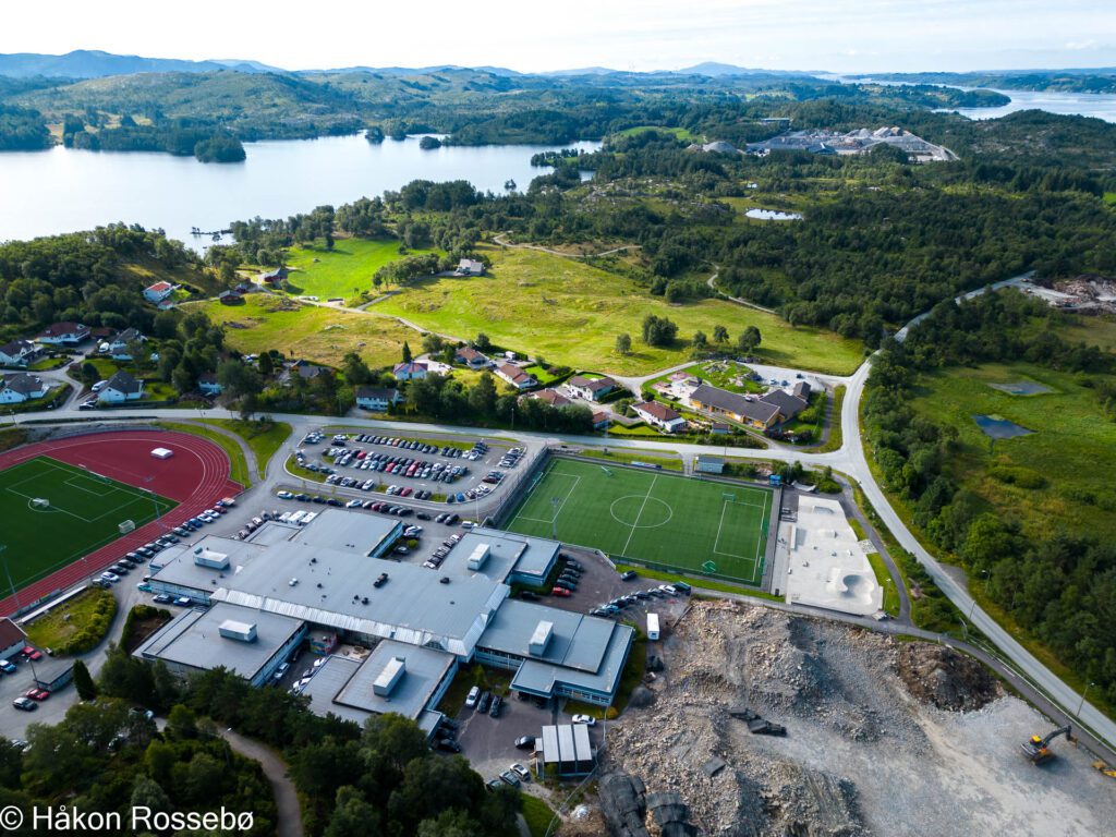 Frakkagjerd - Asparhaugen i Tysvær bilde tatt fra drone